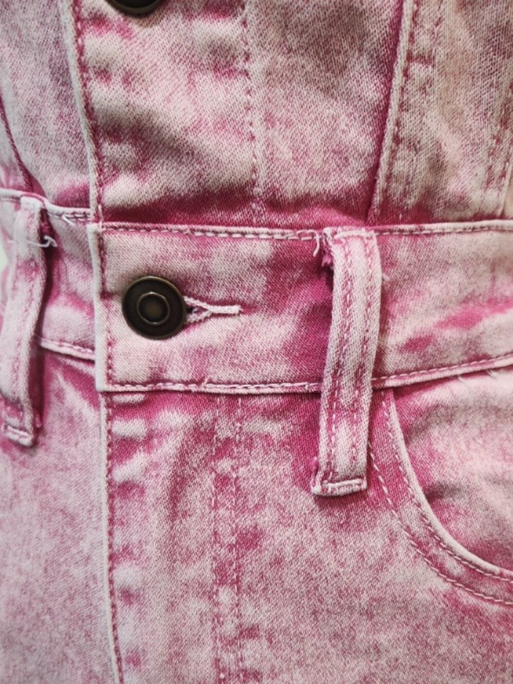 ππ¦UBER GORGE!ππ¦ Y2K Halter Flare Leg Jumpsuit in Acid Wash Pink Denim - Picture 9 of 12